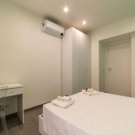 Joivy Delightful 3-bed Flat With Balcony Roma
