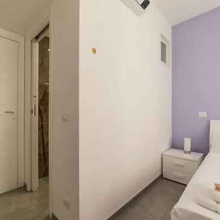 Apartmán Joivy Delightful 3-bed Flat With Balcony *