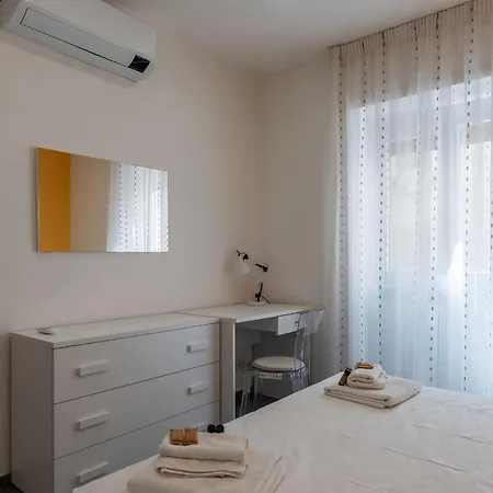 Appartamento Joivy Delightful 3-bed Flat With Balcony *
