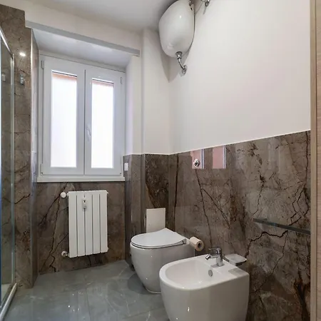 Appartamento Joivy Delightful 3-bed Flat With Balcony Roma