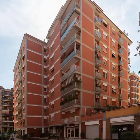 Appartamento Joivy Delightful 3-bed Flat With Balcony Roma